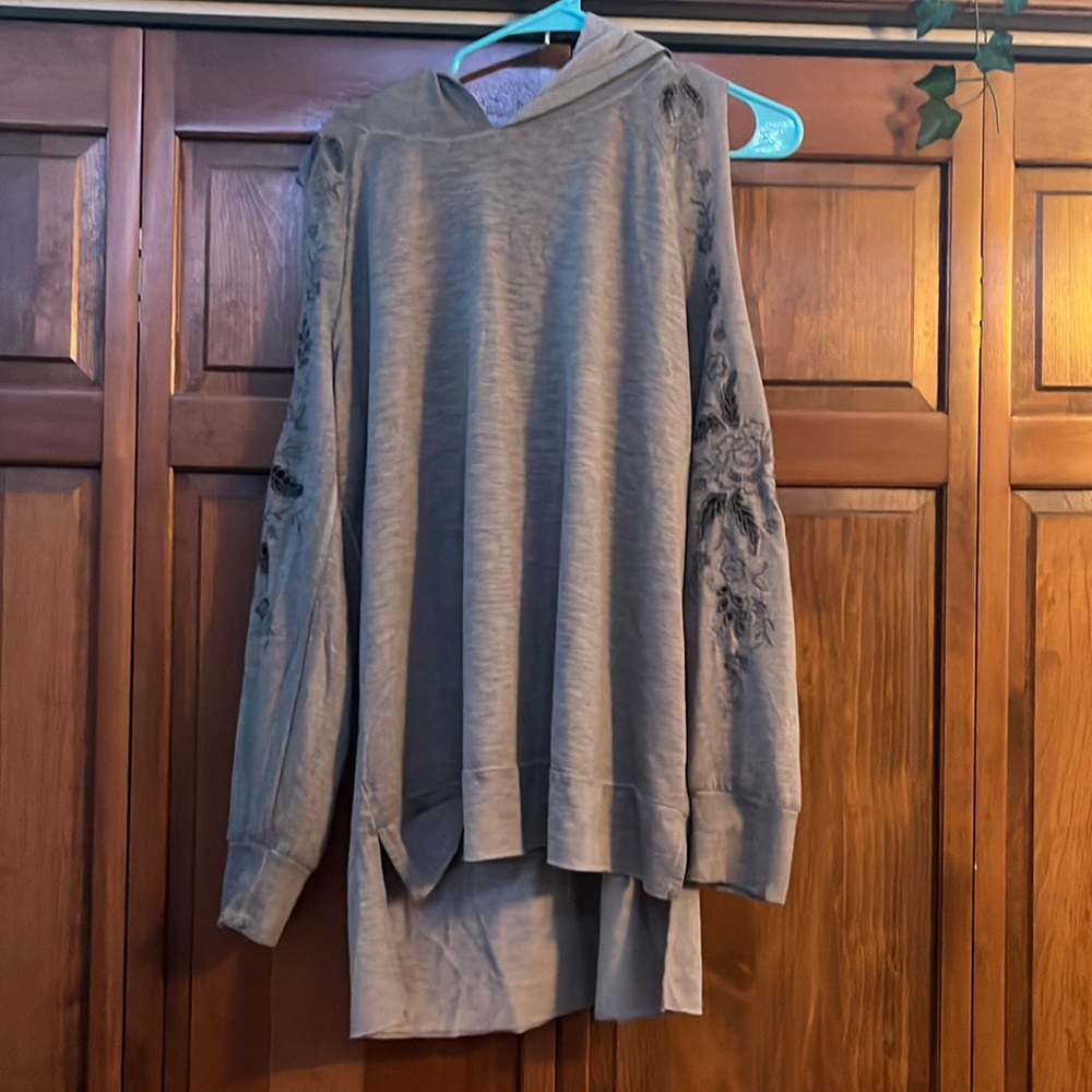 Knox Rose Bare Shoulder long sleeve shirt w/ hood